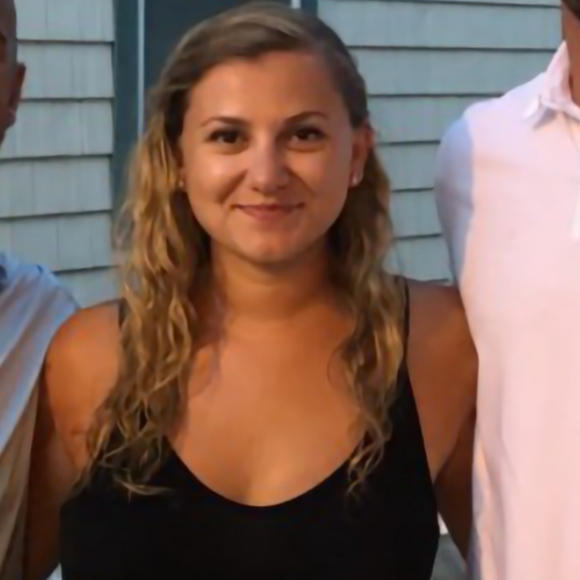 Meet your Posher, Andrea - Picture 3 of 4